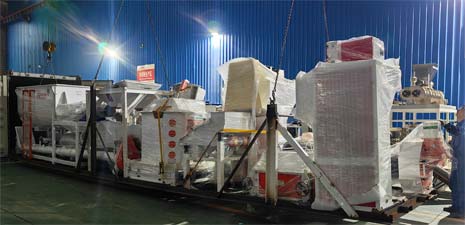 強(qiáng)福機(jī)械25型家禽飼料顆粒生產(chǎn)設(shè)備發(fā)往津巴布韋