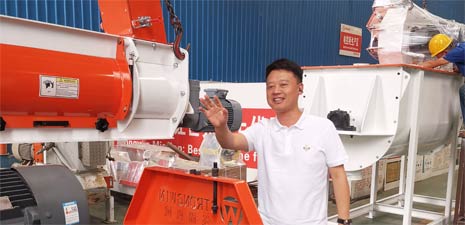 南美客戶購買飼料250線來廠試機提貨